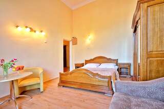 Гостевой дом Комплекс Золото Азарта Ялта Стандартный двухместный номер с 1 кроватью-5