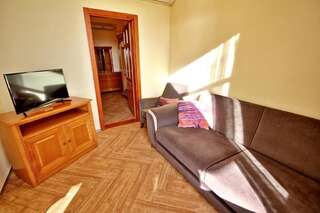 Гостевой дом Комплекс Золото Азарта Ялта Люкс с видом на море-12