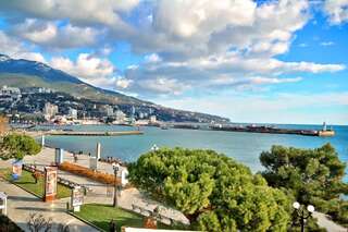 Гостевой дом Комплекс Золото Азарта Ялта Люкс с видом на море-19