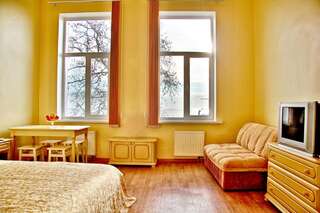 Гостевой дом Комплекс Золото Азарта Ялта Двухместный номер с 1 кроватью и общей ванной комнатой-2